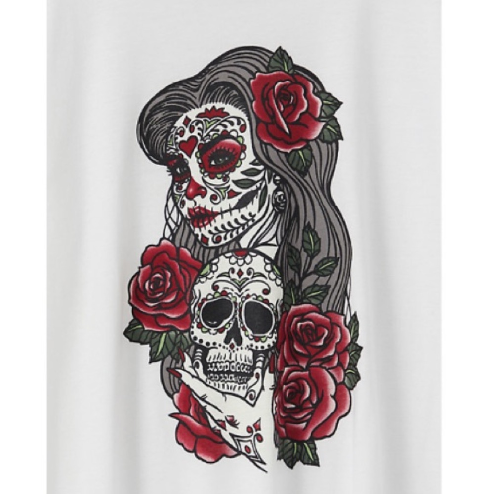 NWT TORRID MUERTA SKULL SLIM FIT CREW TEE - Picture 3 of 5